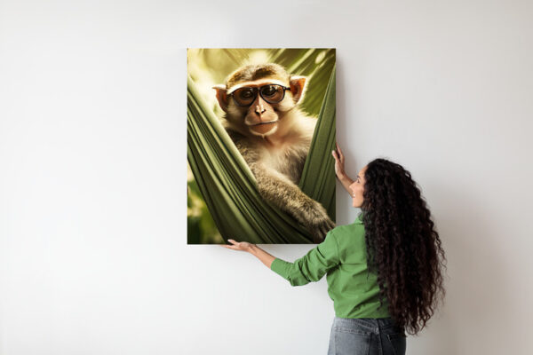 Plakat Zabawna Małpka Pośród Palm - obrazek 8